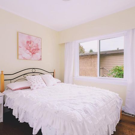 Lovely 3 Bedroom Port Moody Spacious Home 6 People Free Parking Екстер'єр фото