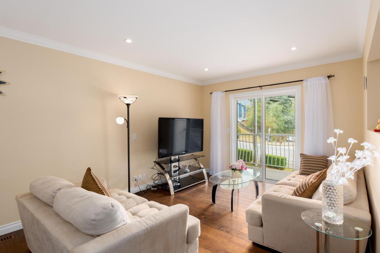 Lovely 3 Bedroom Port Moody Spacious Home 6 People Free Parking Екстер'єр фото